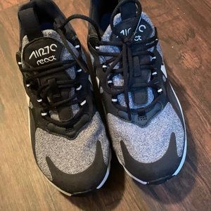 Size 6Y which is women’s 7.5